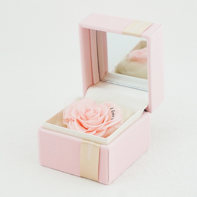 プリザーブドフラワーのジュエリーボックス プロポーズ